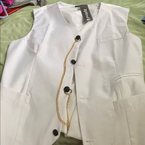 White vest WITH GOLD CHAIN